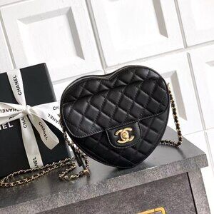 Classic CHANEL Bag: A Stylish and Versatile Choice for Elegance